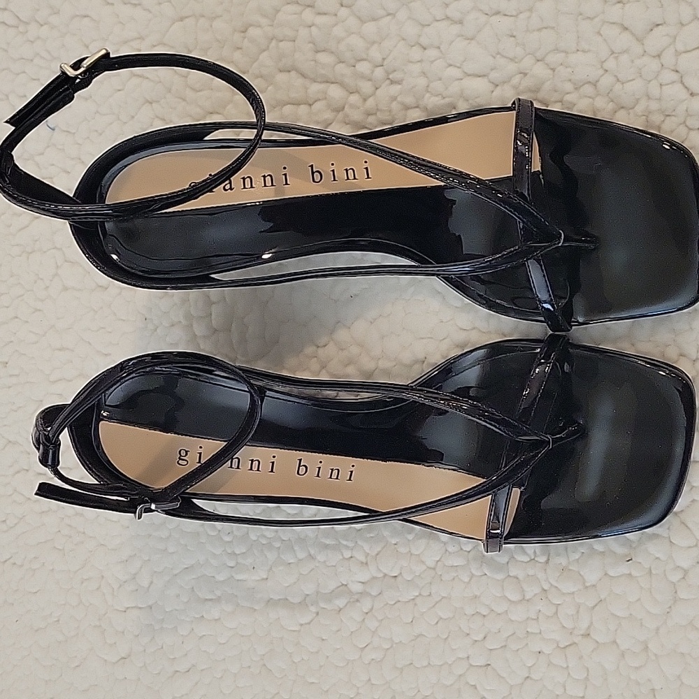 Gianni Bini Black Sandals with Strappy Design NWOT
